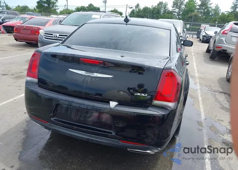 2019 Chrysler 300 из США, поврежденный, VIN 2C3CCABG9KH617937